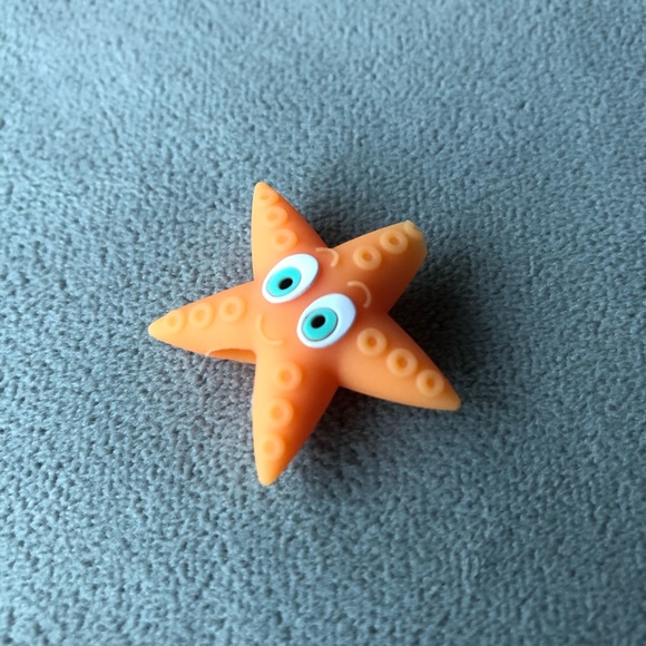 3/$25 ~ Starfish Cord Protector ~ Brand New! - Picture 2 of 4